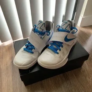 Nike | Shoes | Nike Kd 4 Championship Thunderstruck Think 6  display picture 1